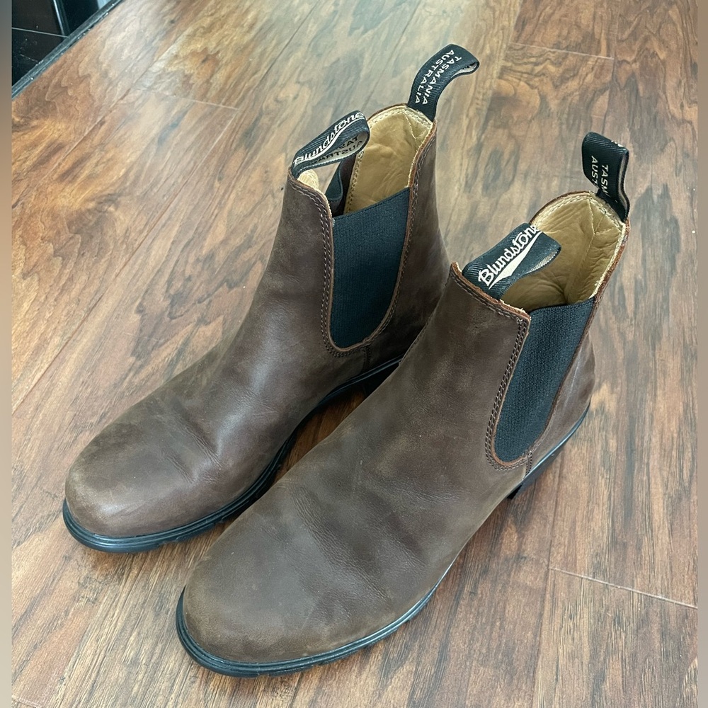 Blundstone middle heel women 1673 brown Chelsea boot
